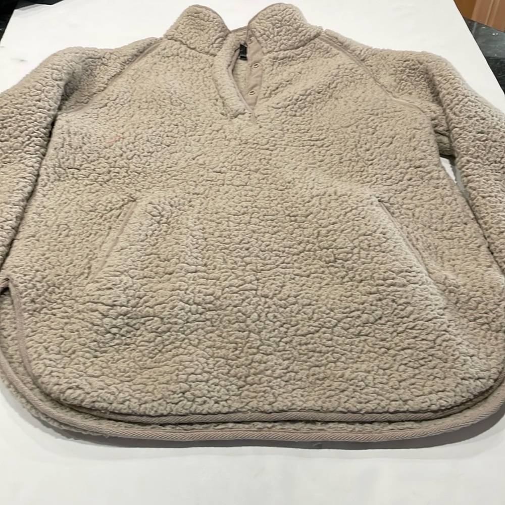32Heat  Sherpa pull over. . CH/S. In great condition.
